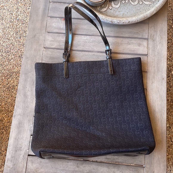 Michael Kors Jet Set Neoprene MK Tote Bag - Picture 4 of 8